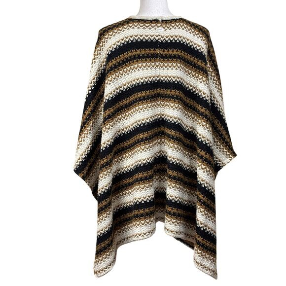 RVCA shawl/wrap, transitional, travel, statement piece, cozy, effortless, layers - Picture 3 of 6